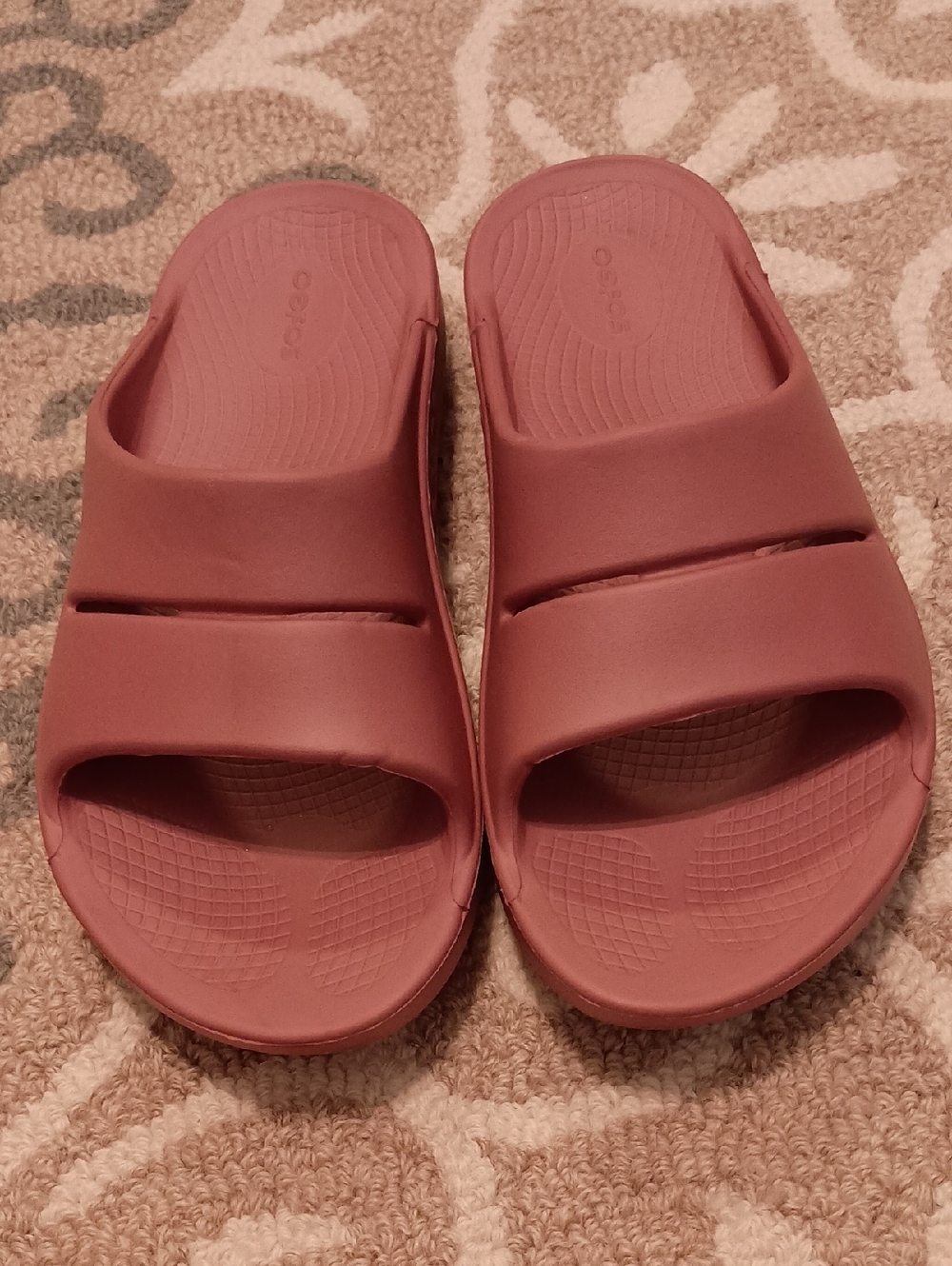OOFOS Slide Sandals